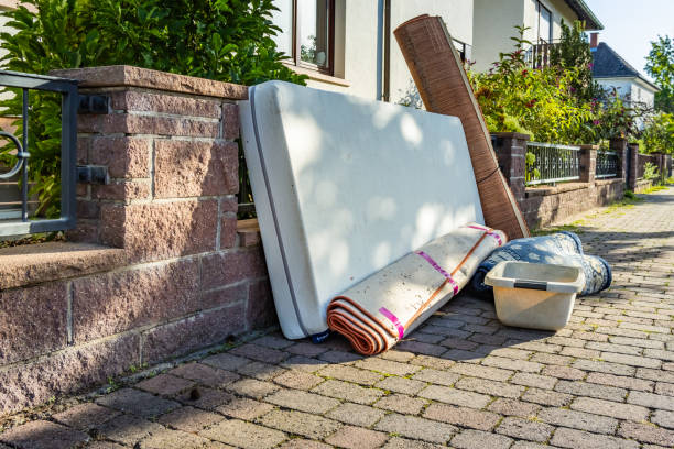 Best Yard Cleanup Services  in Everett, MA